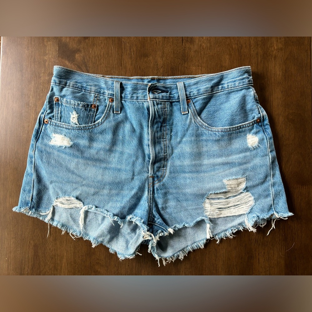 501 Women’s Levi’s Shorts - Size 31